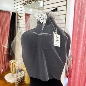 Brand New Short Veil, Wedding Veil, Lace Tulle Veil, Bridal Veil Brand New